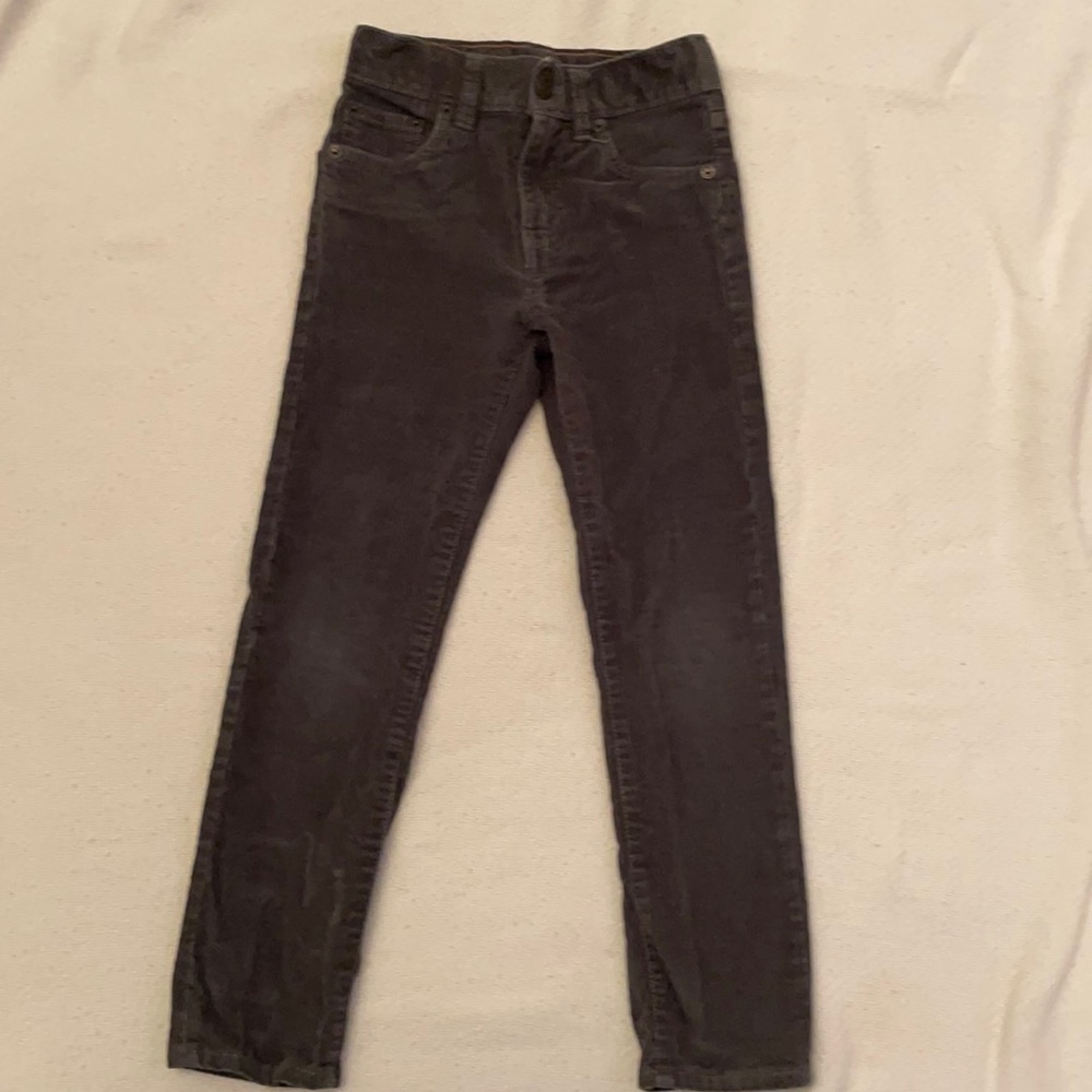 Crewcuts it’s Gray corduroy pants. Boys size 6